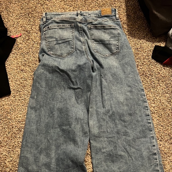 American Eagle High Waisted Wide Leg Jeans - Picture 2 of 2